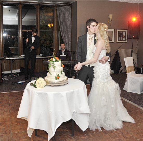 Re: Emily-Toni's WEDDING REPORT 02/02/13 ***FLASH HEAVY***