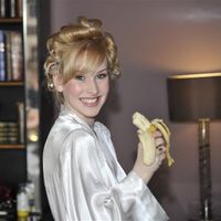 Emily-Toni's WEDDING REPORT 02/02/13 ***FLASH HEAVY***