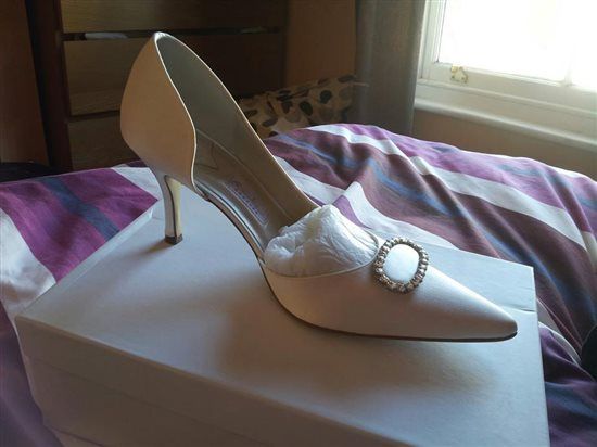 Lots of Wedding Items for Sale - including hairbands, centre pieces and shoes