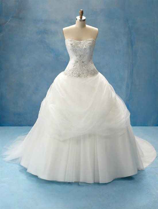 Re: Show me your wedding dresses :)