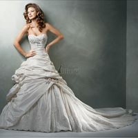 Re: Anyone recognise this dress?