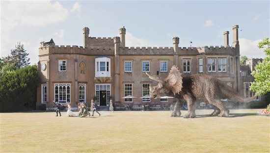 Re: Controversial: Running from a monster in your wedding pics