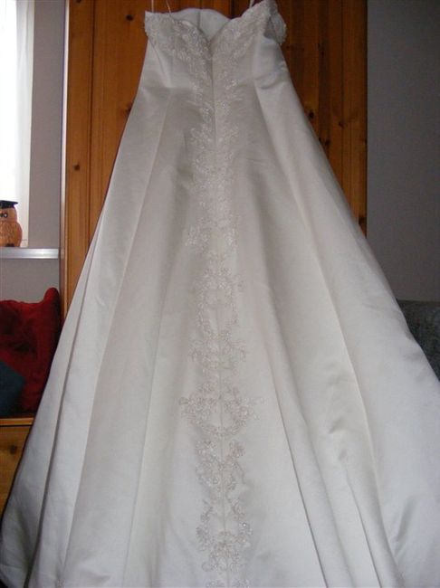 Re: HELP ! wedding dress creases