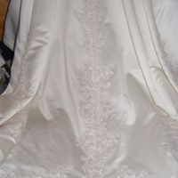 Re: HELP ! wedding dress creases