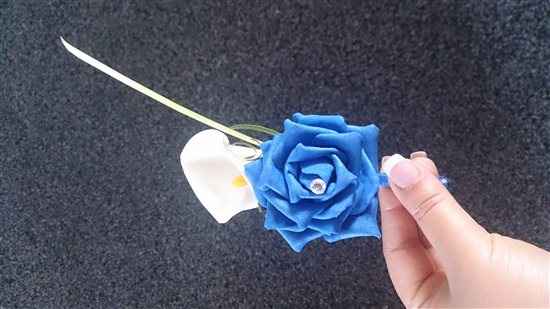 Re: Artificial bouquet - bridal & 2 bridesmaids