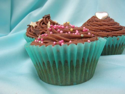 Flowery - fairly twee cupcakes (better late than never!)