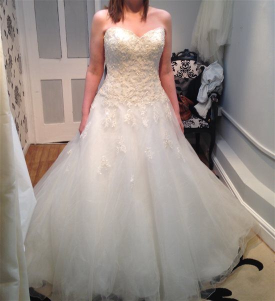 Re: PP: Finally have that 'meh' feeling about my dress! Dress wobbles!