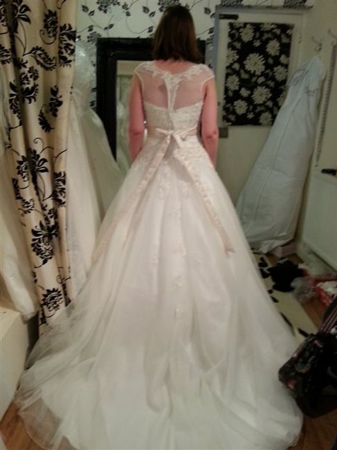 Re: PP: Finally have that 'meh' feeling about my dress! Dress wobbles!