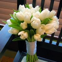 Re: How many brides are DIYing the bouquets/flower arrangements?