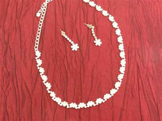 Re: Show me your wedding day jewels