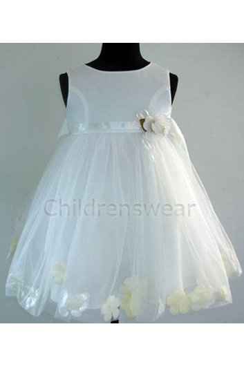 Re: Where did you get your flower girl dress? And flash please!