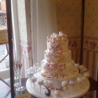 Re: FLASH ME YOUR WEDDING CAKES!