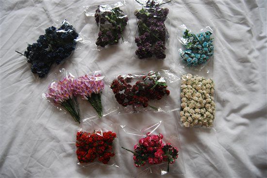 Loads of 14mm mulberry roses in different colours