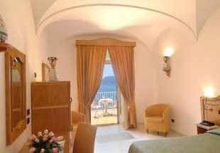 Our Italian honeymoon is all booked! *flash*