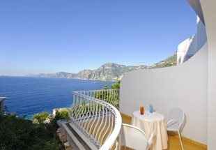 Our Italian honeymoon is all booked! *flash*