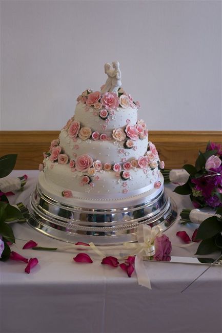 Re: Anyone want to flash their cakes for me?!  I need inspiration!