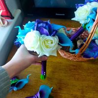 4 bouquet real touch flowers and 2 boutonnieres - 1