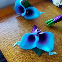 4 bouquet real touch flowers and 2 boutonnieres - 2