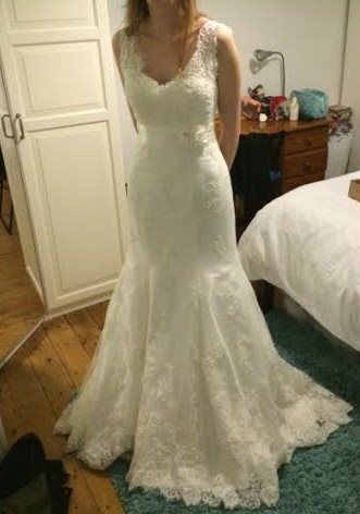 *Flash* Having second thoughts about my dress!
