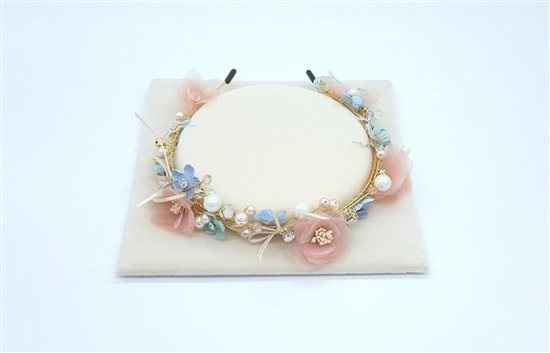 Beautiful Handmade Wedding Headpieces 