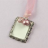 Re: how to remember my mum in my wedding she died 2 yrs ago