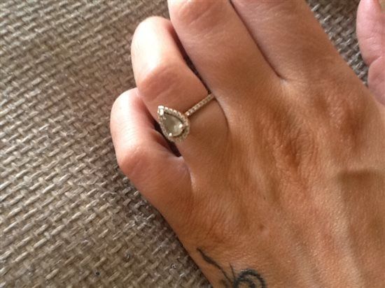 Re: Engagement ring *flash*, anyone else want to join in? :)