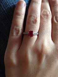 Re: Engagement ring *flash*, anyone else want to join in? :)