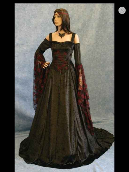 Re: Coloured wedding dresses