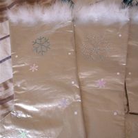 Re: Help! Need ideas for kids table favours with a christmas twist!