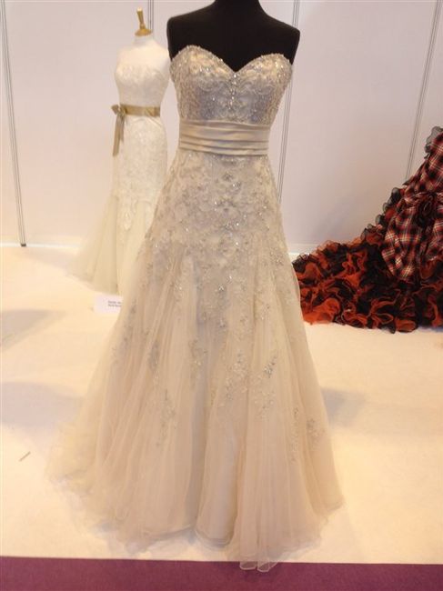 Re: Help identifying a dress