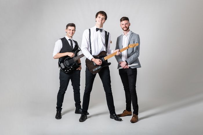 Booking a Wedding Band or Wedding Entertainment - Top Tips 1