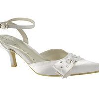 Re: Please help me find shoes for my bridesmaids