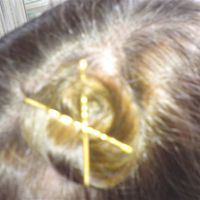 Re: A question about fresh flowers in hair ....
