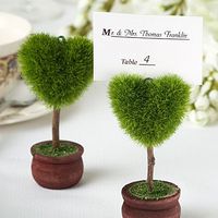 Re: wine/champs/welcome drinks what r u all having? and how much of each??