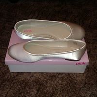 Re: brand new bridal shoes size 8