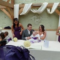 Cream metal love sign, with glitter..hanging