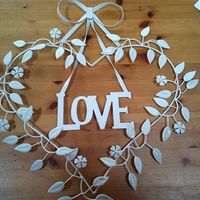 Cream metal love sign, with glitter..hanging