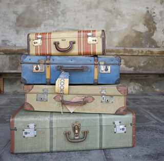 WANTED - Vintage suitcase or trunk