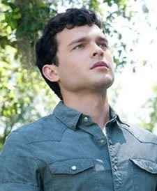 Hot man alert!