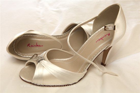 Re: Previous Wedding Items Wanted