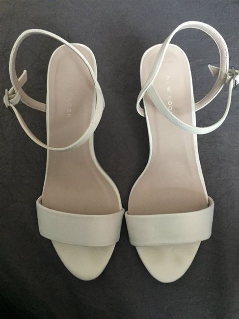 Selling bits left over from our wedding :-) (Royal Blue, Silver theme)