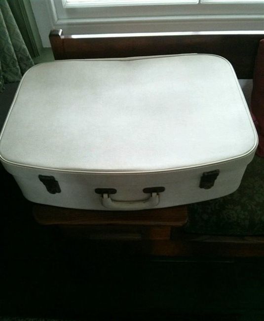 Vintage Cream Suitcase £20