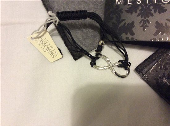 3,bridesmaid gifts- bracelets. Perfect way to say thanks for their assistance in helping you tie the