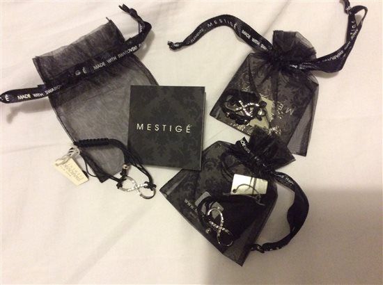 3,bridesmaid gifts- bracelets. Perfect way to say thanks for their assistance in helping you tie the