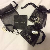 3,bridesmaid gifts- bracelets. Perfect way to say thanks for their assistance in helping you tie the