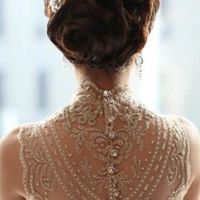 Flash Poll: Long & Loose or Pretty Updo?