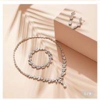 What type of necklace/earrings - 2