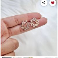 What type of necklace/earrings - 3