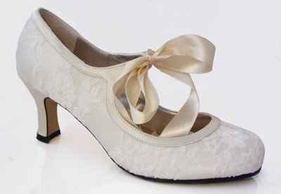 My shoes and hair comb are here ***flash***