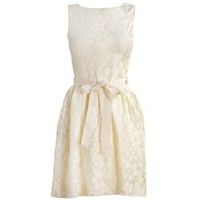 Re: Bridesmaid wearing same/similar colour as bride....***Flash***